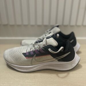 Women’s Nike Air Zoom Pegasus 38 Size 9